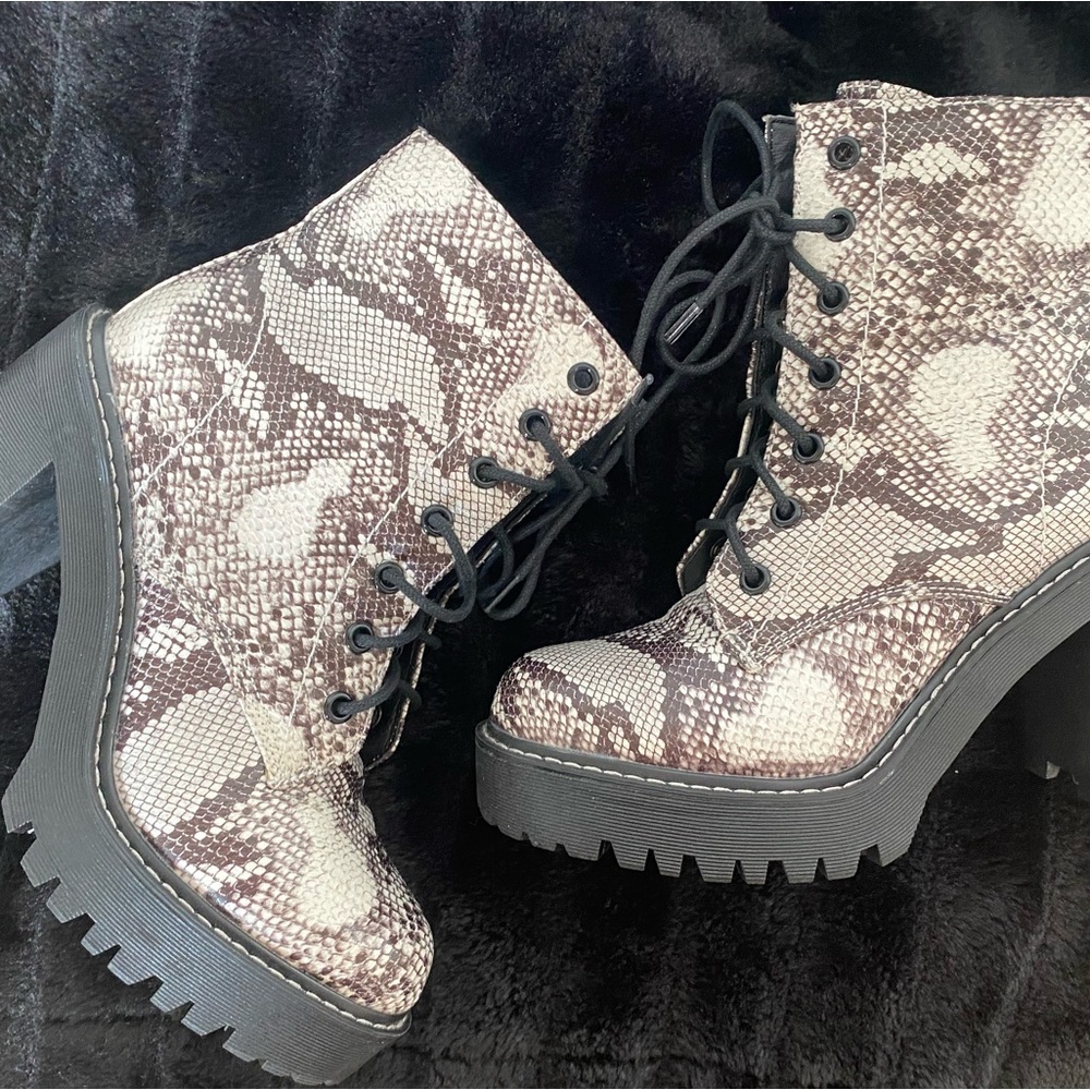 🩶🖤Madden Girl Boots🩶🖤